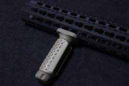 G&P Keymod Cable Switch Fore Grip DE