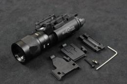 ELEMENT X300V Vampire LED Tactical Light BK