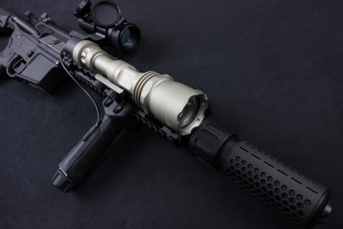 ELEMENT M961 LED Tactical Light DE